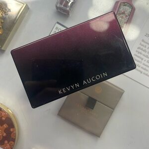 Kevyn Aucoin the neo blush pink sand soft dusty pink